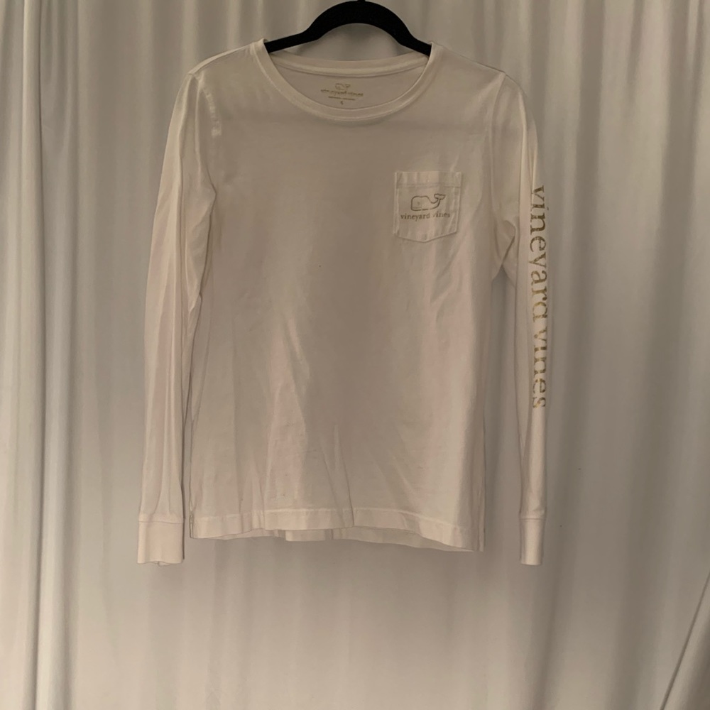 Vineyard Vines lone sleeve top